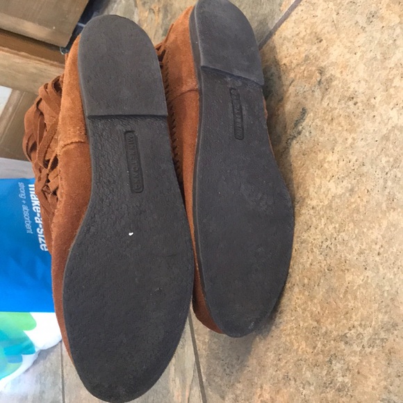 Minnatonkas size 9 - Picture 5 of 6